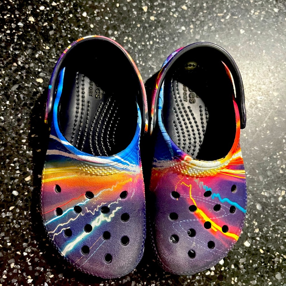 Boys or girls size 10 toddler crocs